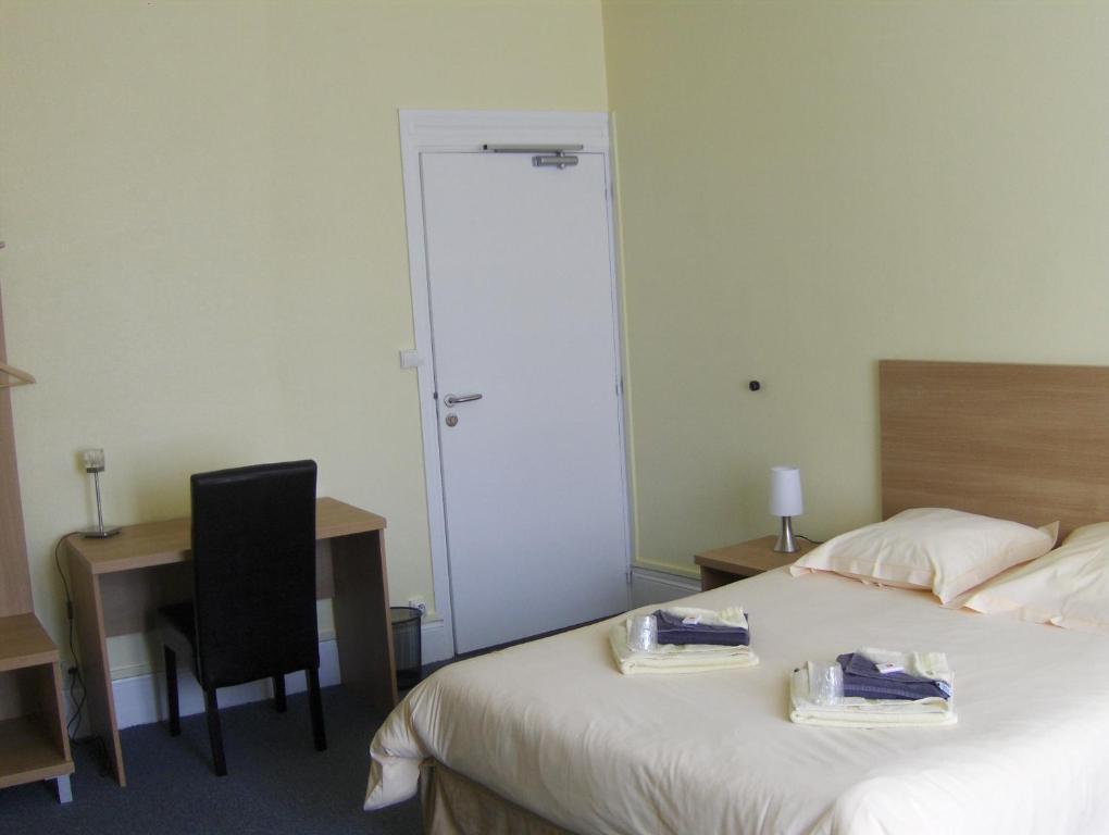 Hotel La Tour De Crecy Exterior foto