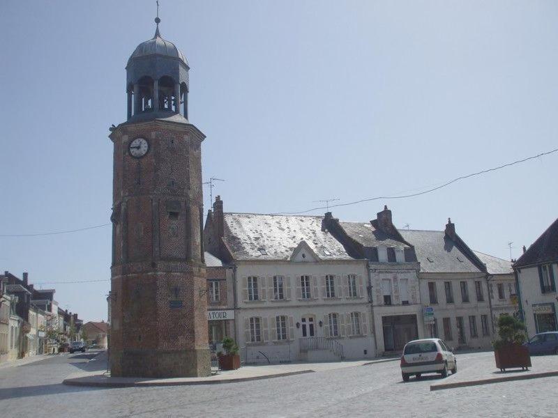 Hotel La Tour De Crecy Exterior foto